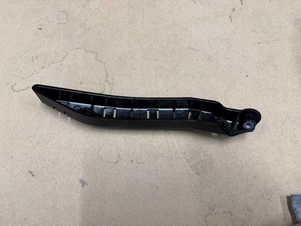 Купить Tesla model y my левый направляющая w бампер передний оригинал 1493770-00-b