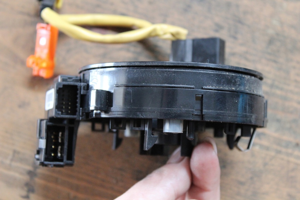 фото №6, Стрічка pod кермо avensis t25