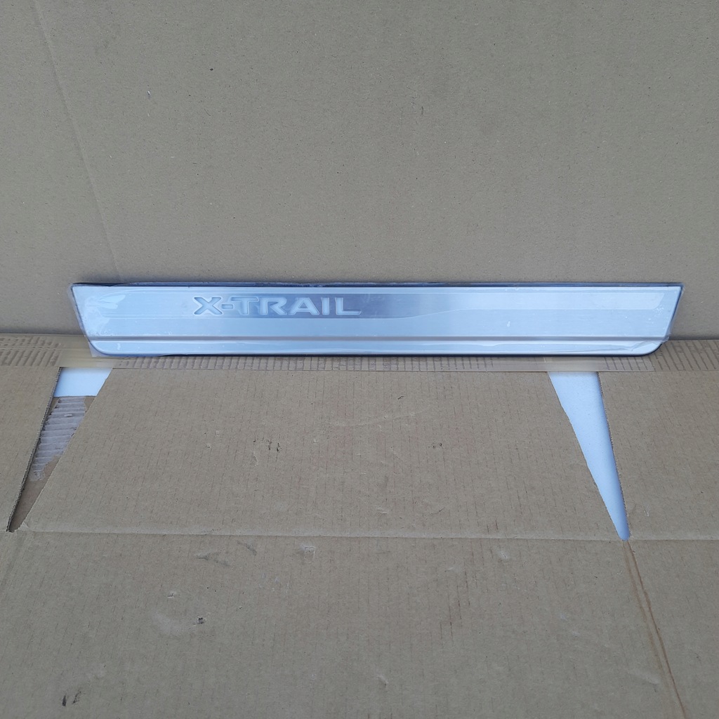 фото №1, Молдинг порог перед правый nissan x-trail t32 led