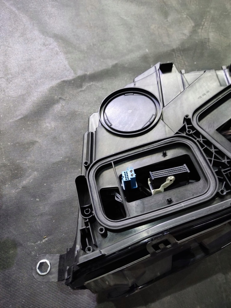 фото №8, Лампа mercedes s-klasa w223 digital light blue перед права lub ліва