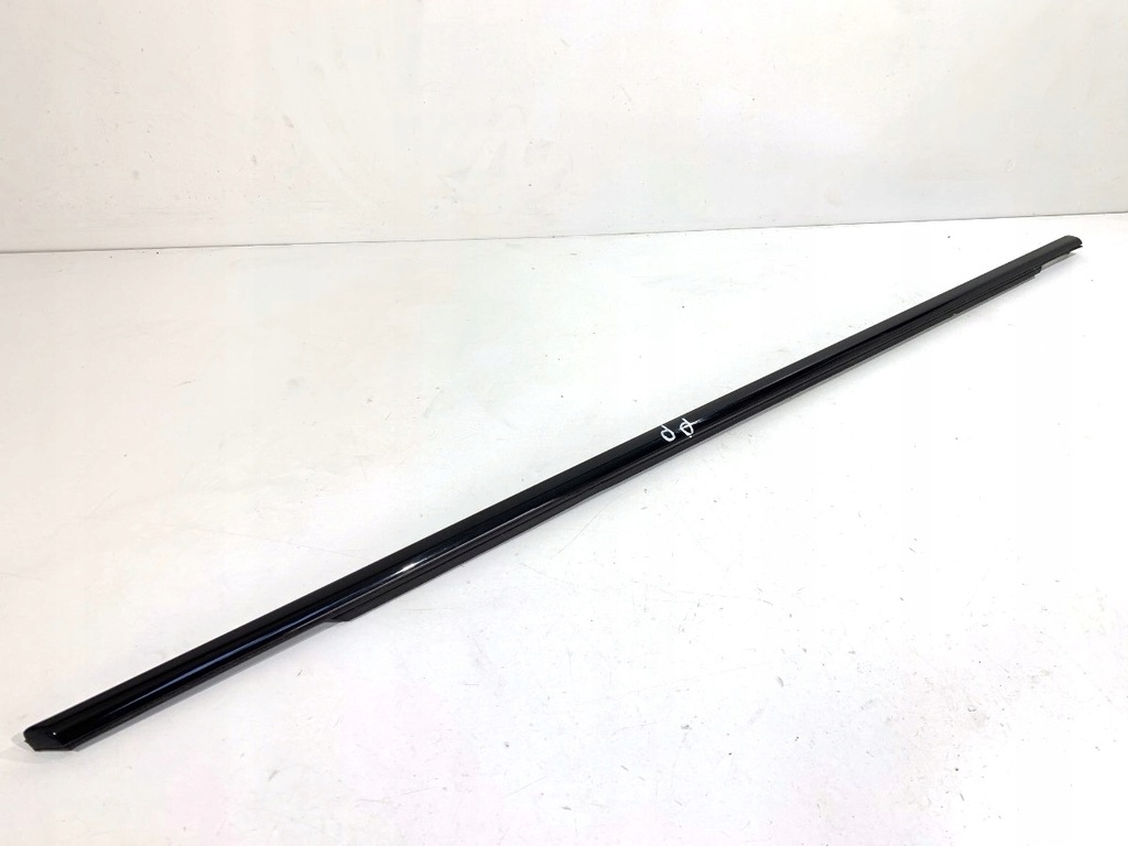 фото №1, Молдинг уплотнитель перед правый volvo s90 ii