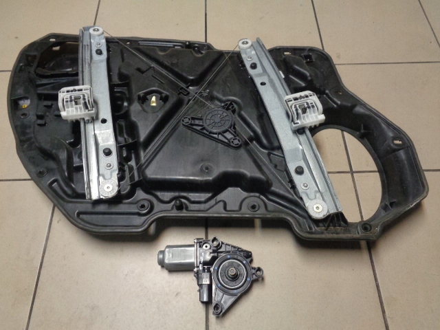 фото №1, Підйомник скло правий перед thema ii 300c 11-14