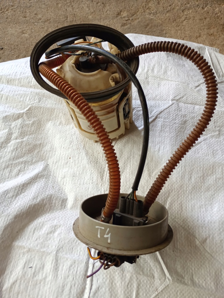 фото №1, Vw transporter t4 2.5tdi помпа топлива 701919051d