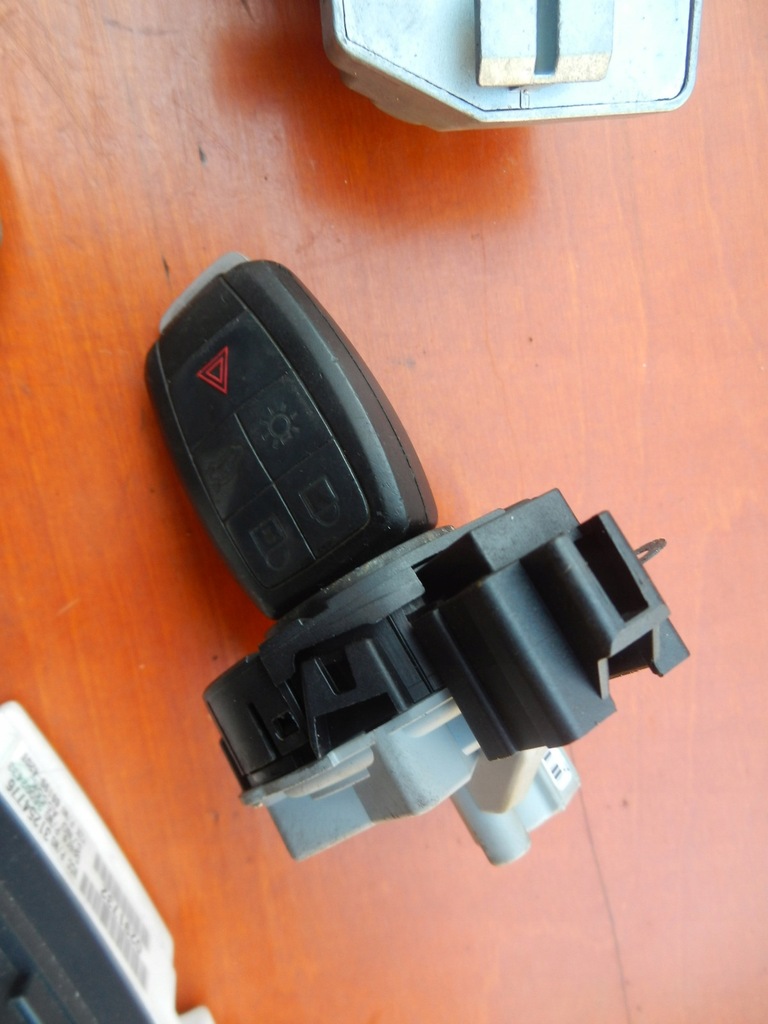 фото №12, Набор стартовый бортовой компьютер volvo c30 1.6d