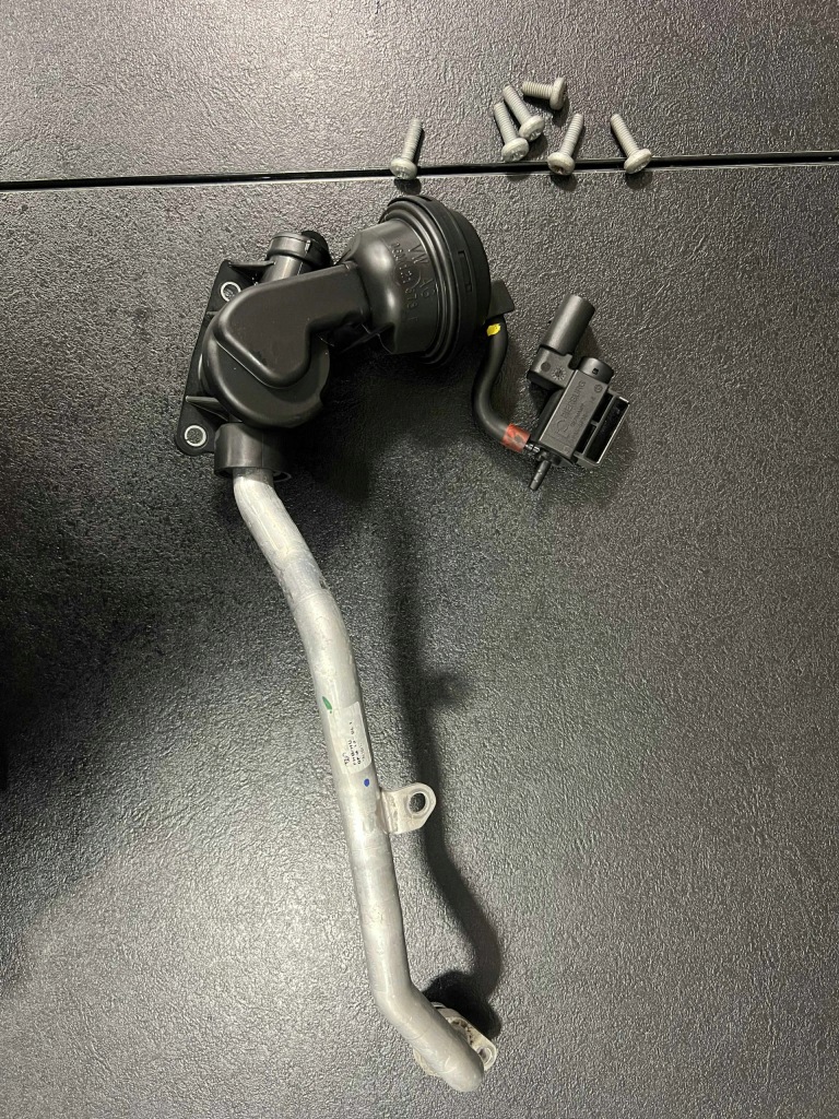 Купить Клапан воды шланг audi s6 c8 2.9tfsi 06m121678f