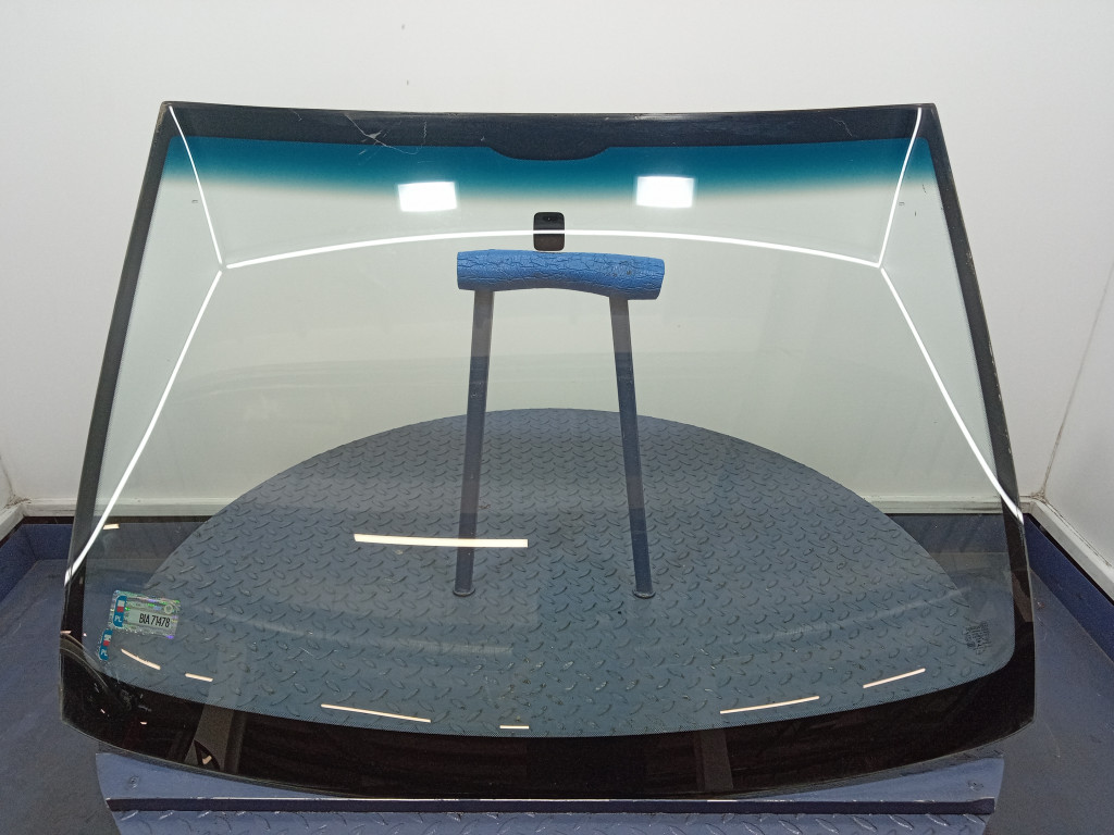 фото №1, Opel combo c стекло лобовое передняя 19r