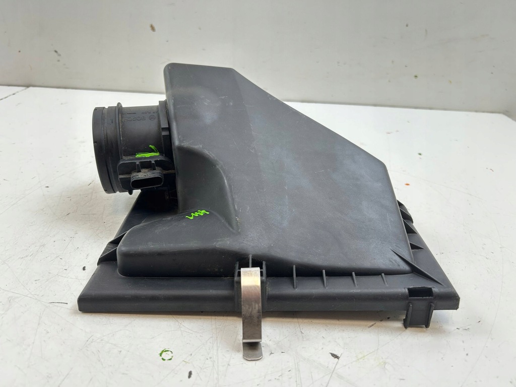 фото №7, 2011 bmw 3 e90 e91 кришка фільтра повітря 70315899