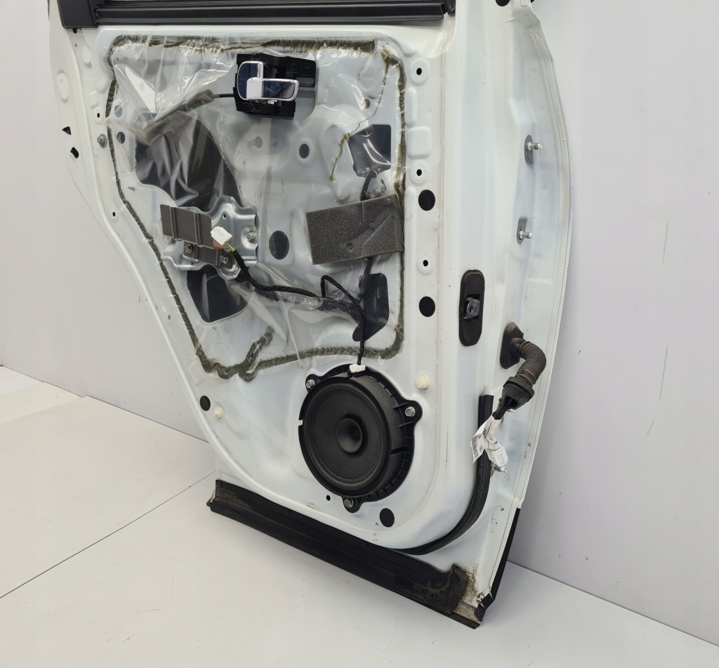 Nissan qashqai j10 дверь левая задний 326g с Разборки