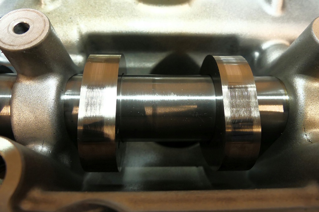 фото №8, Ford fiesta mk8 st puma st 1.5 ecoboost 3cyl валы распределительного вала крышка клапанов