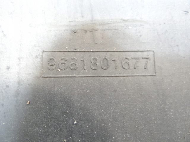 фото №8, Citroen c3 picasso ліва решітка бампера протитуманної фари 9681801677