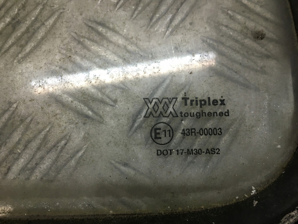 фото №2, Daf 400 стекло правый задняя