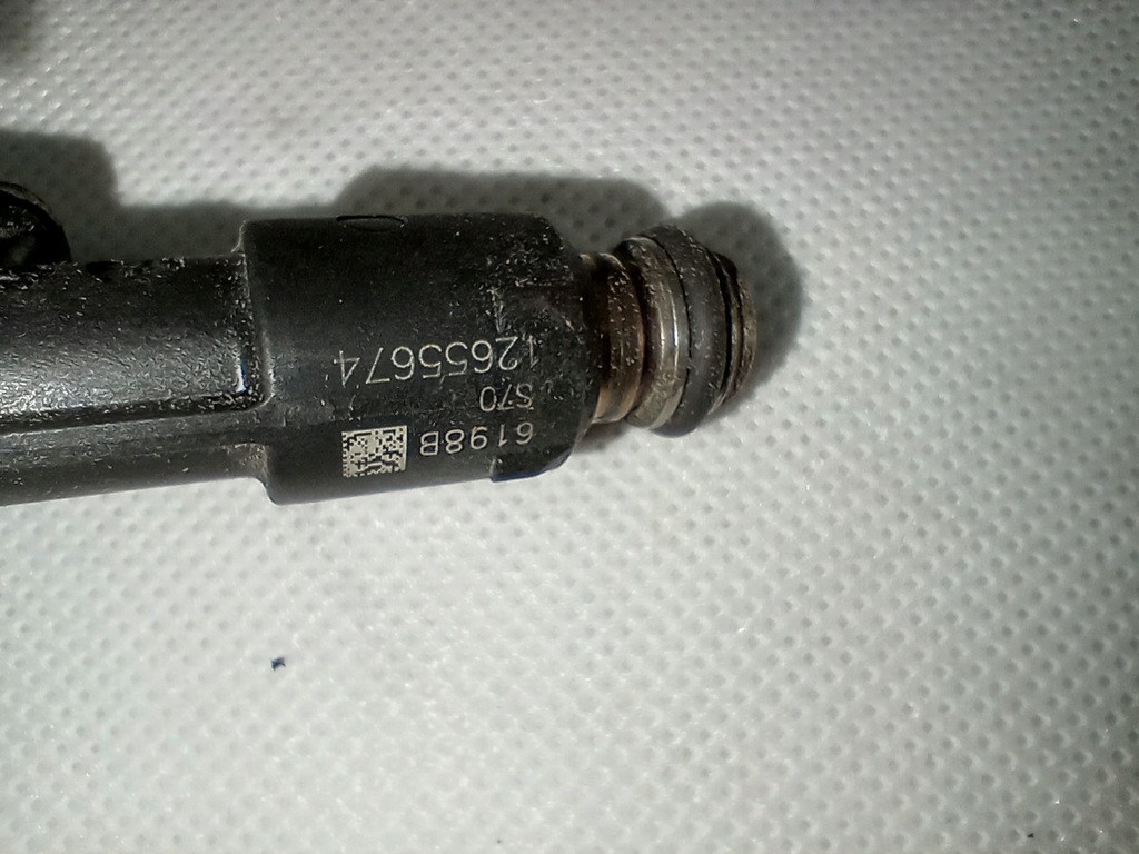 фото №12, Opel karl 1.0i l5q 2019 молдинг впрыскная форсунки 55497546 europa