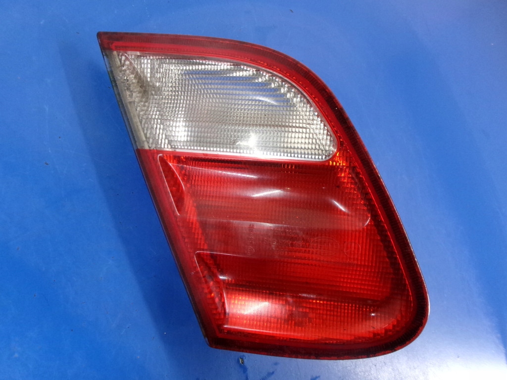 фото №1, Mercedes clk c208 лампа задняя левая крышки hella 2088200564