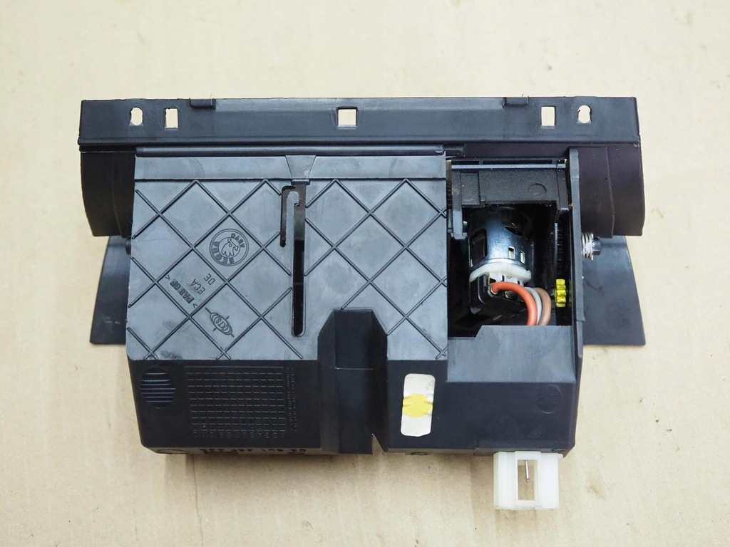 фото №12, Пепельница skoda superb i 3u1857962