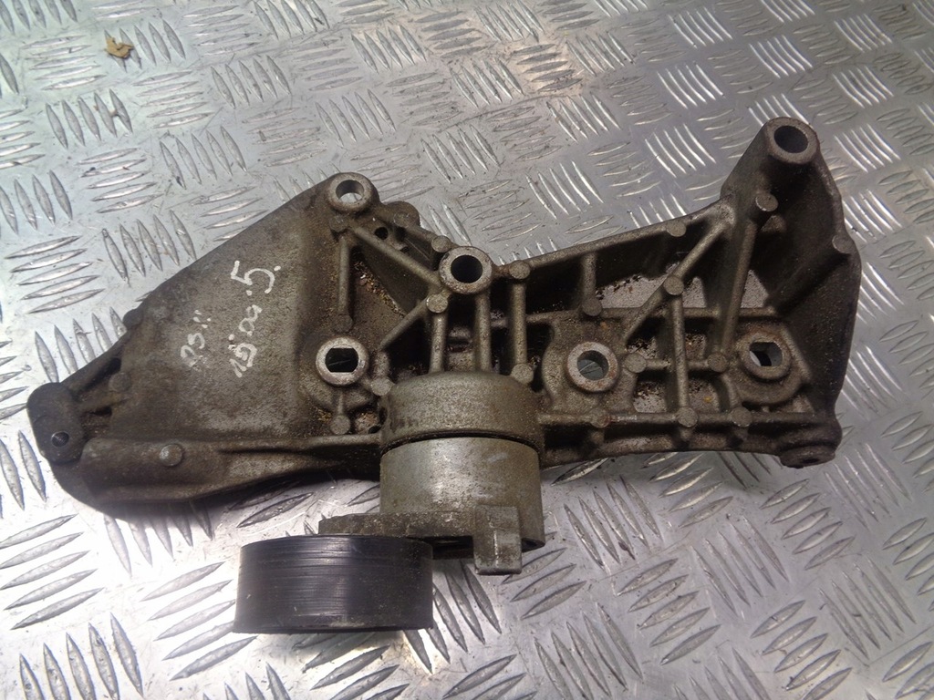 фото №1, Кронштейн кронштейн генератора renault grand scenic ii 1.9 dci 8200365097