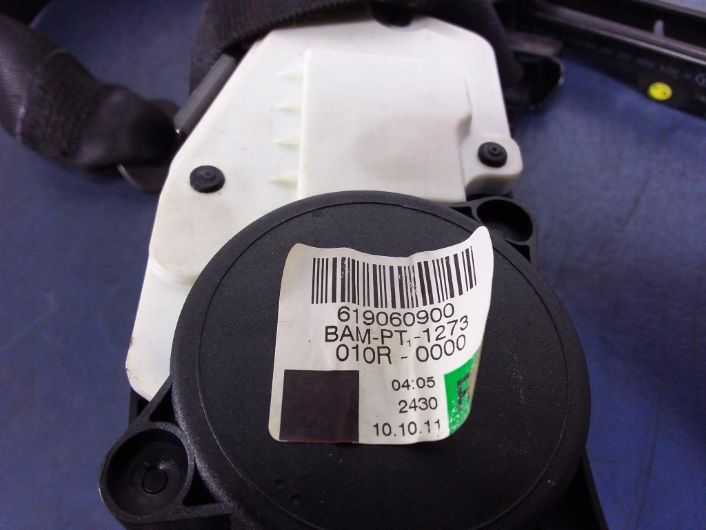 Mercedes c w204 ремень безопасности перед правый Оригинал