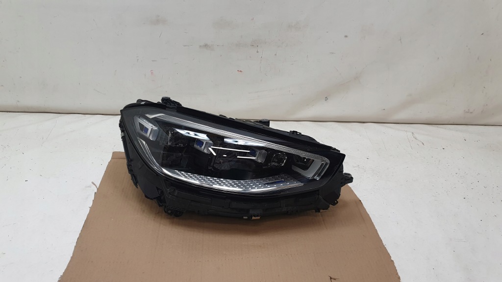 Купити Фара права перед mercedes s-klasa digital led a223 a2239069203