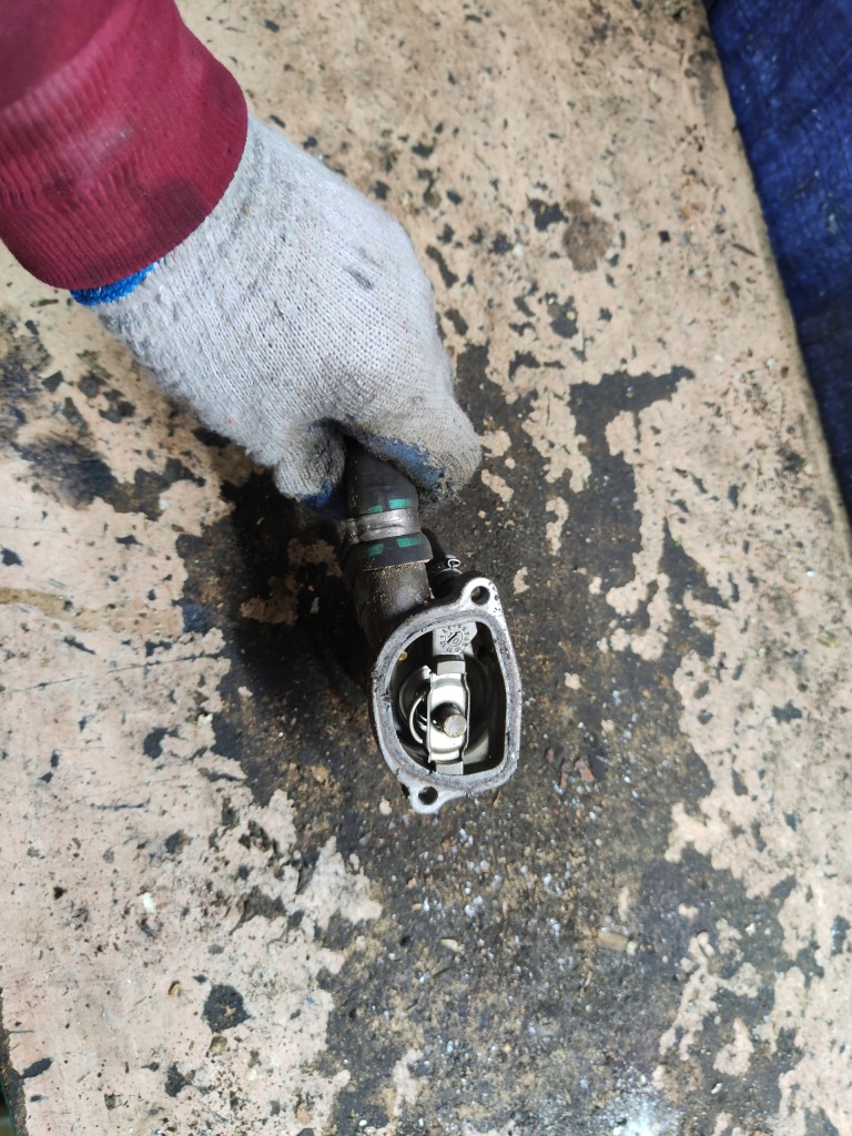 фото №1, Fiat punto evo 1.4 8v патрубок корпус термостата