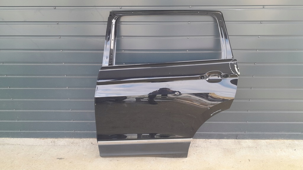 фото №1, Seat tarraco tiguan ii allspace левая дверь задняя задние чёрные молдинг