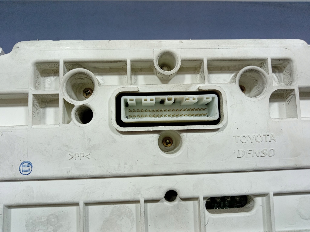 фото №8, Toyota sienna ii xl20 03- 3.3 v6 счетчик приборы 83800-08150