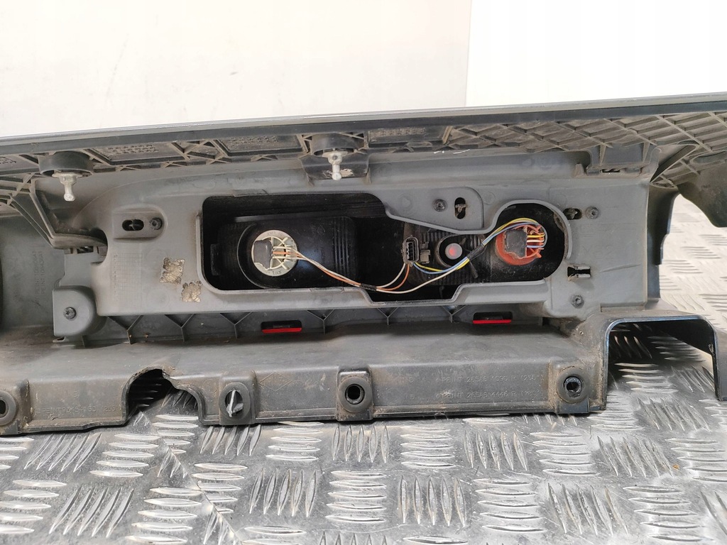 фото №14, Opel vivaro 2016 ліва сторона лампа задня