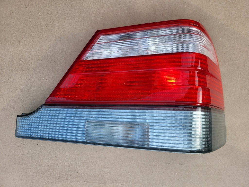 Купити Лампа правий задній задня mercedes s w140