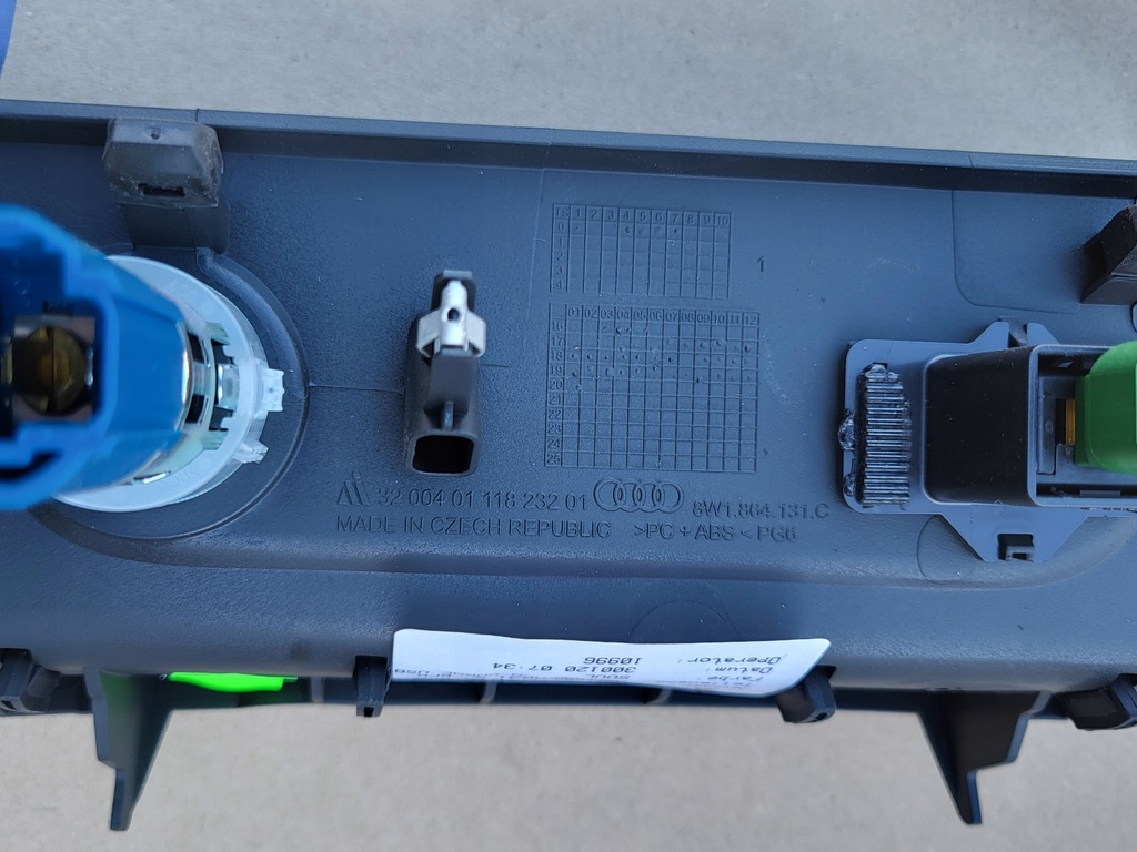 фото №11, Полиця бардачок тунель середнього прикурювач audi a4 b9 8w оригінальний номер 8w1864131c