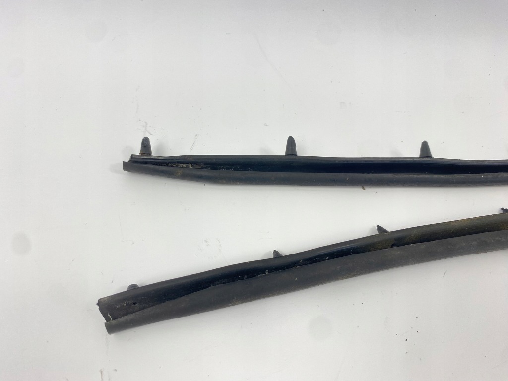 Прокладка гумовий елемент крила бампера права ліва mercedes w124 універсал в Україні