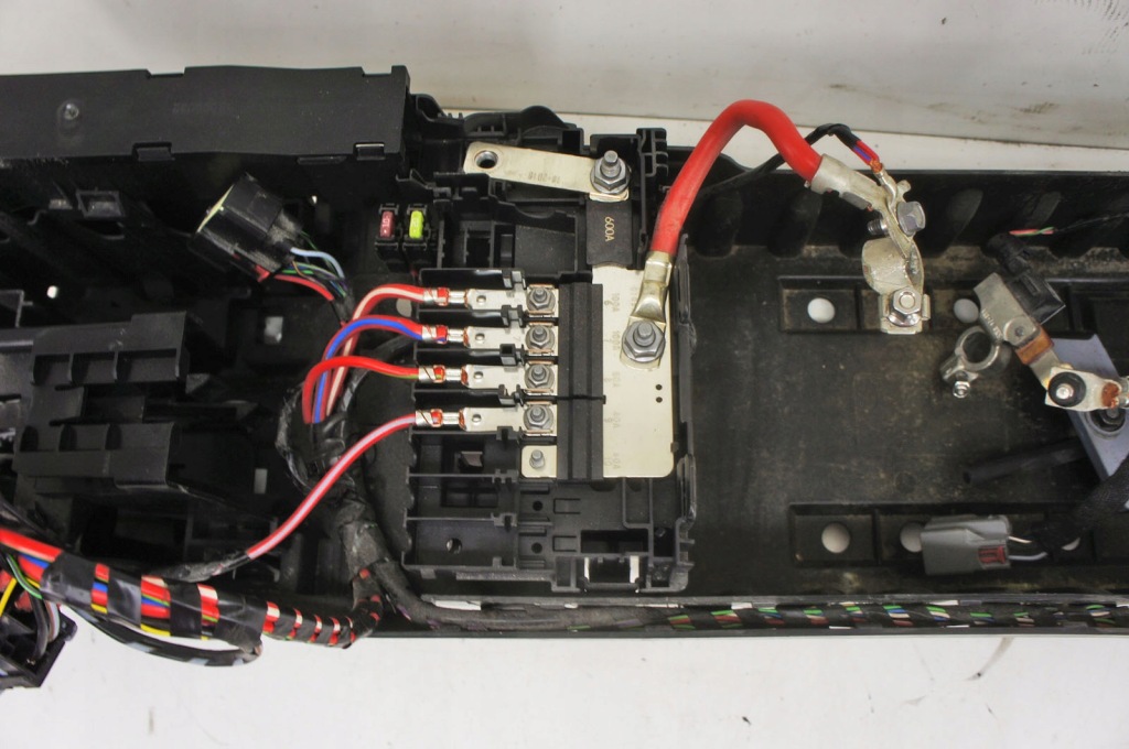 Pl060 opel astra k v 1.0i основание аккумулятор распределитель тока 39023242 Недорого