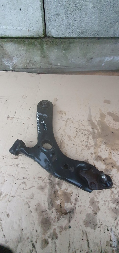 фото №1, Важіль лівий перед передній toyota avensis t27