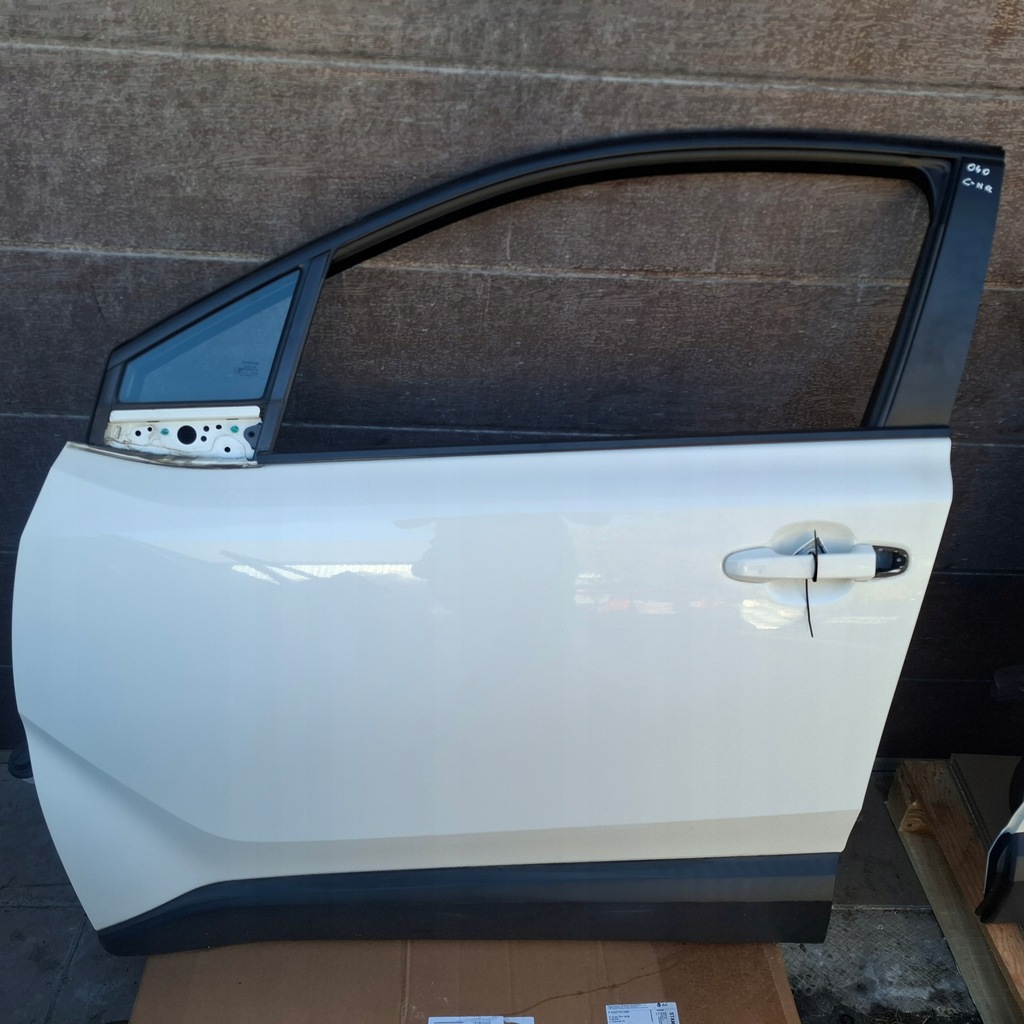 фото №13, Toyota chr ch-r дверь перед левая задняя задние левая 040 w цвет белый