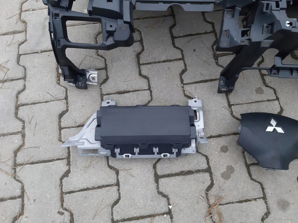 фото №7, Приборная панель приборная консоль mitsubishi lancer viii x evo комплект ремни подушка безопасности