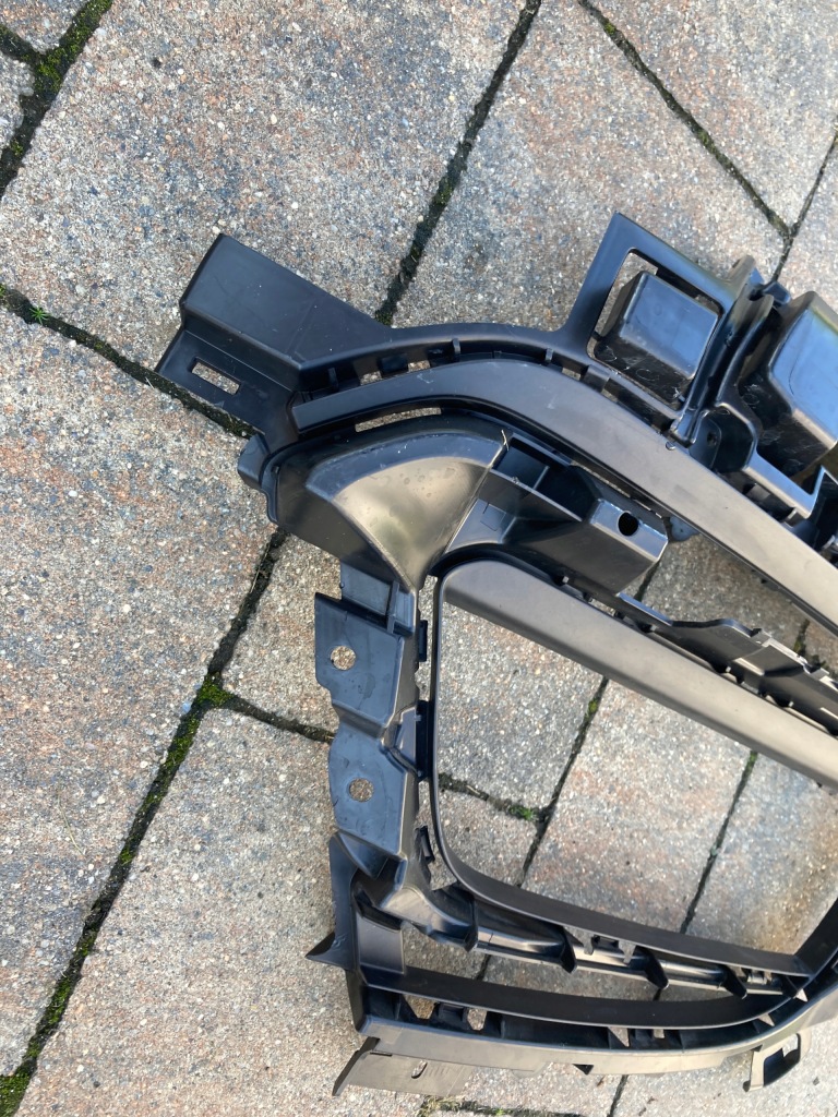 фото №6, Porsche panamera 971 кронштейн направляющая бампера левый orygin.