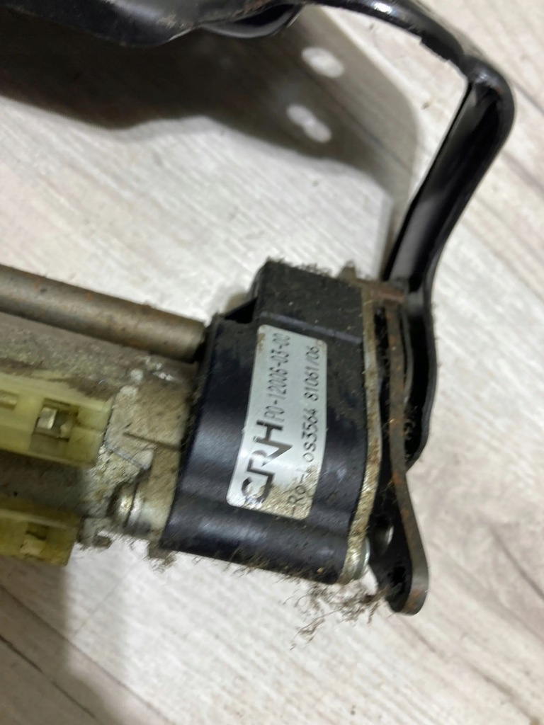 фото №2, Land rover range rover sport l320 2006 правая сторона моторчик сиденье