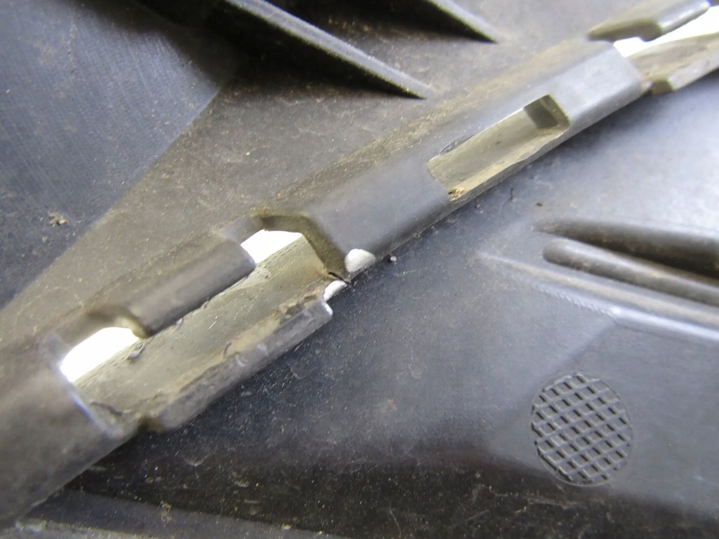 фото №8, Vw polo vi решётка правая бампера перед 2g0853666f