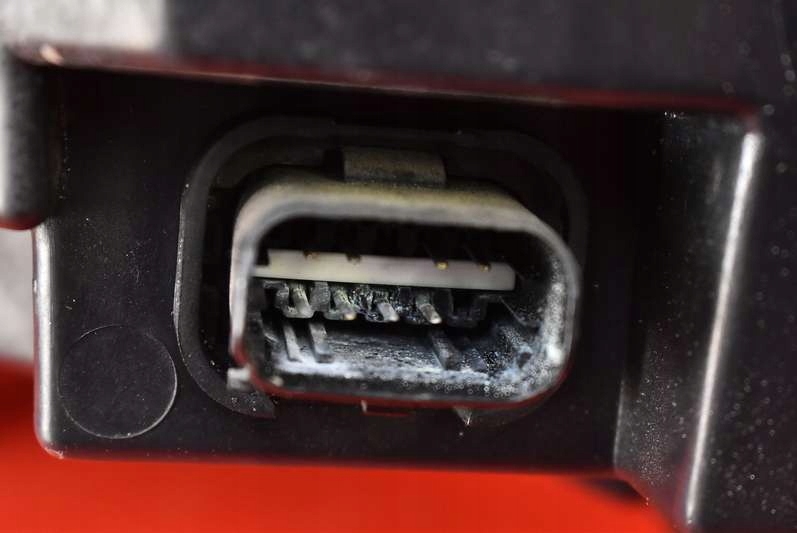 фото №8, Фара правий лампа перед eu 9682829280 peugeot partner 2 ii 08-12