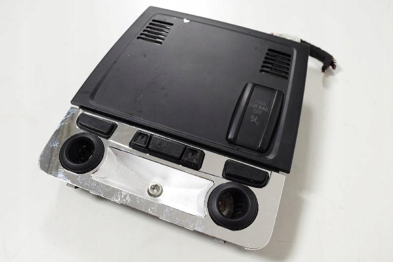 фото №1, Bmw seria 1 120d e82 2010 rhd лампа лампа do czytania na крыша салона