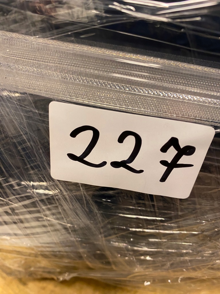 фото №8, Лампа правая перед volvo xc40 32392325 pixel ładna