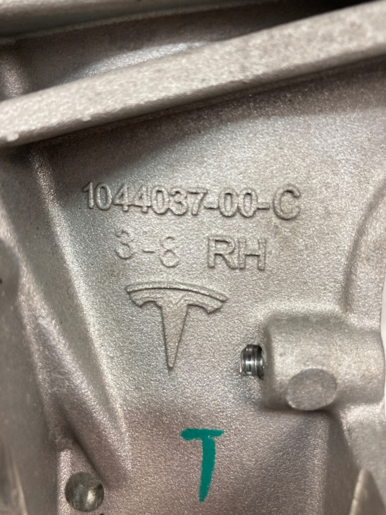 Кронштейн амортизатора правое передние tesla 3 Доставка