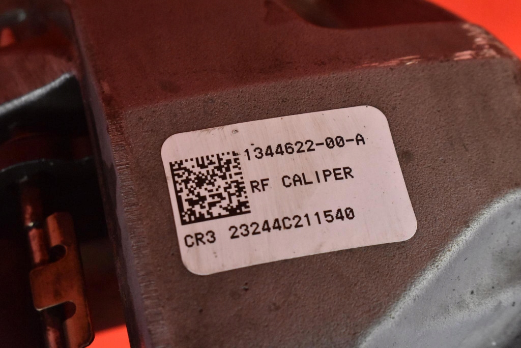 Супорт гальмівний правий перед 1344622-00-a tesla 3 iii sedan lft 23- Недорого