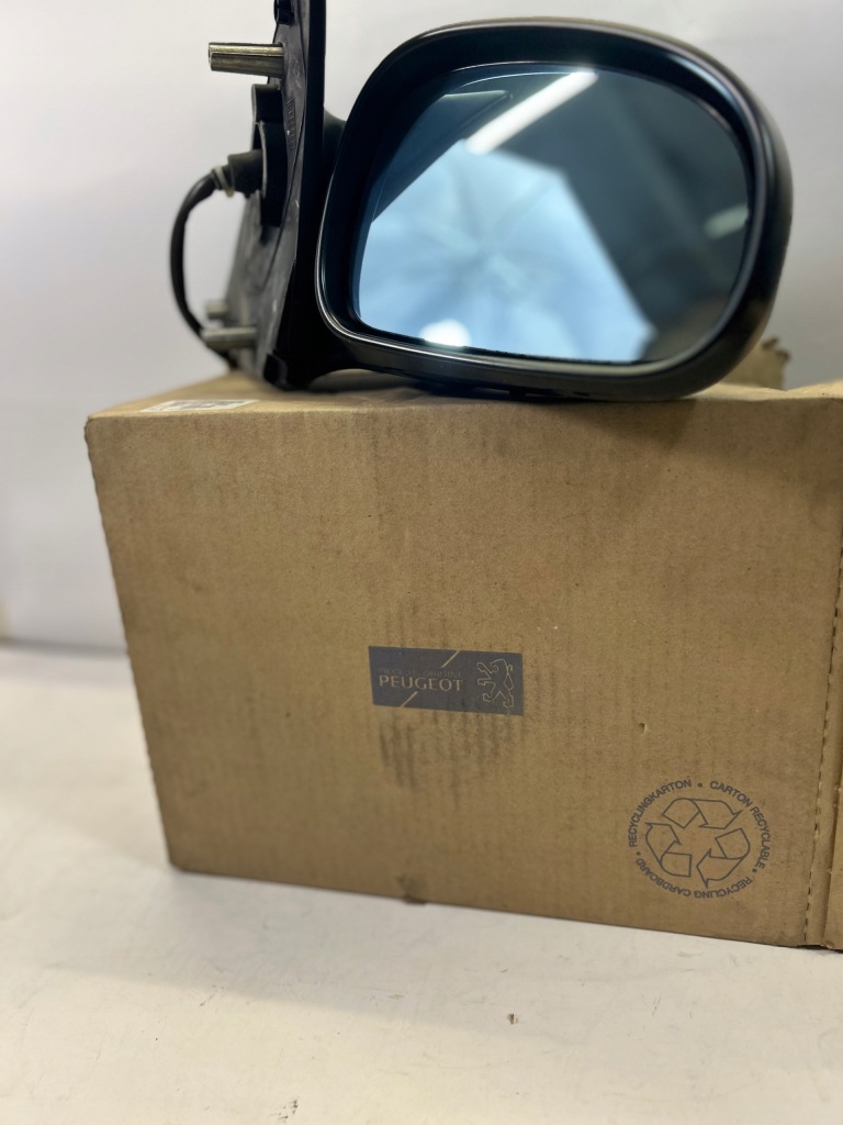 фото №1, Дзеркало зовнішнє праве peugeot 406 peugeot оригінальний номер 8148se