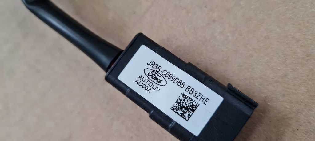 Купить Mustang vi рестайлинг  gt клипса поперечина правая правый  перед jr3b-c699d68-bb