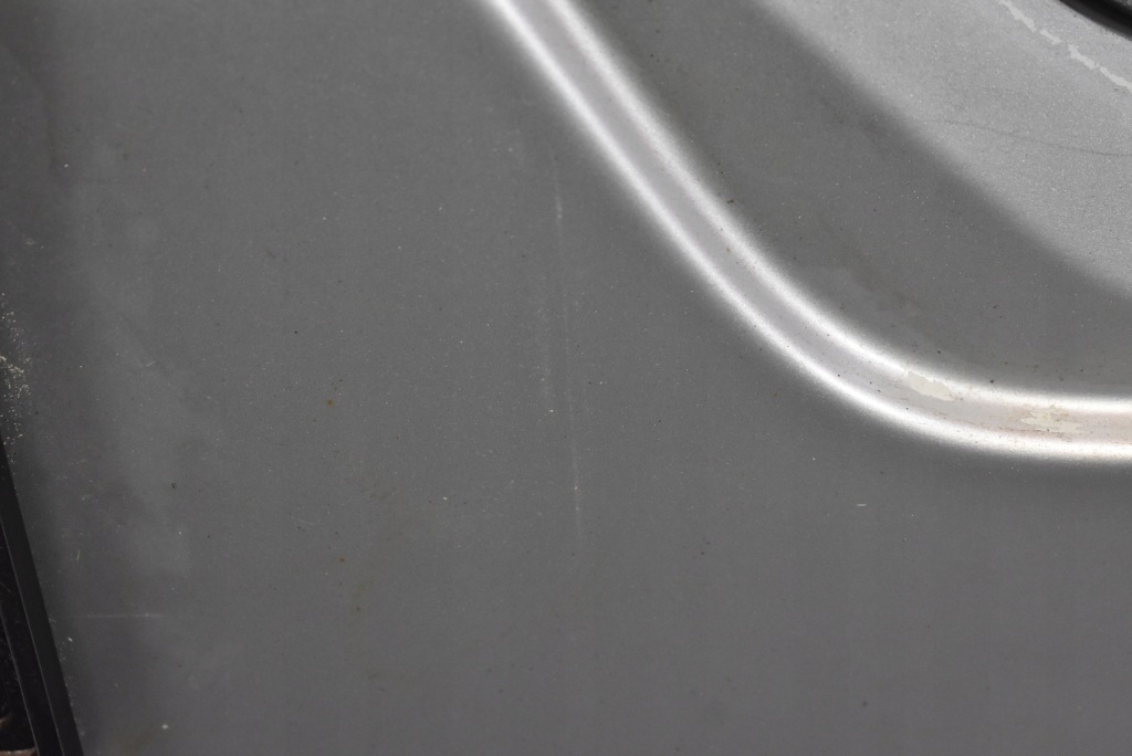 фото №10, Крышка багажника багажника задняя задняя нижняя часть серебристая land rover discovery 3 iii