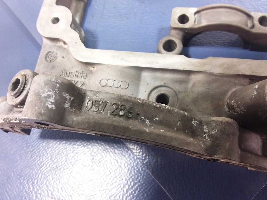 фото №5, Audi a8 d3 4.0 tdi опора валов головки 057286