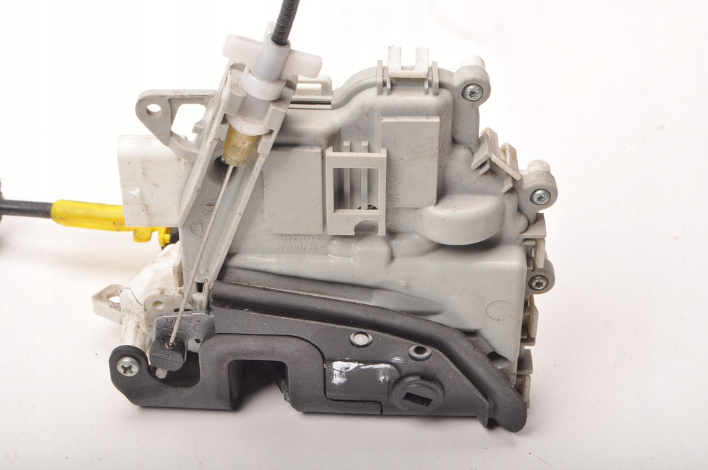 фото №7, Porsche macan замок двері правий задня 6 pin 8k0839016f