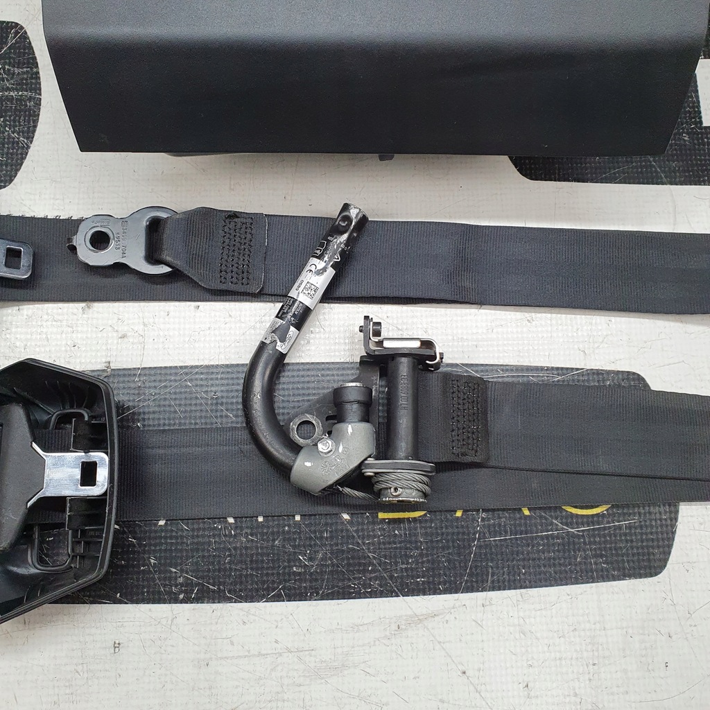 фото №10, B-max приборная панель консоль подушки безопасности ремни подушка безопасности