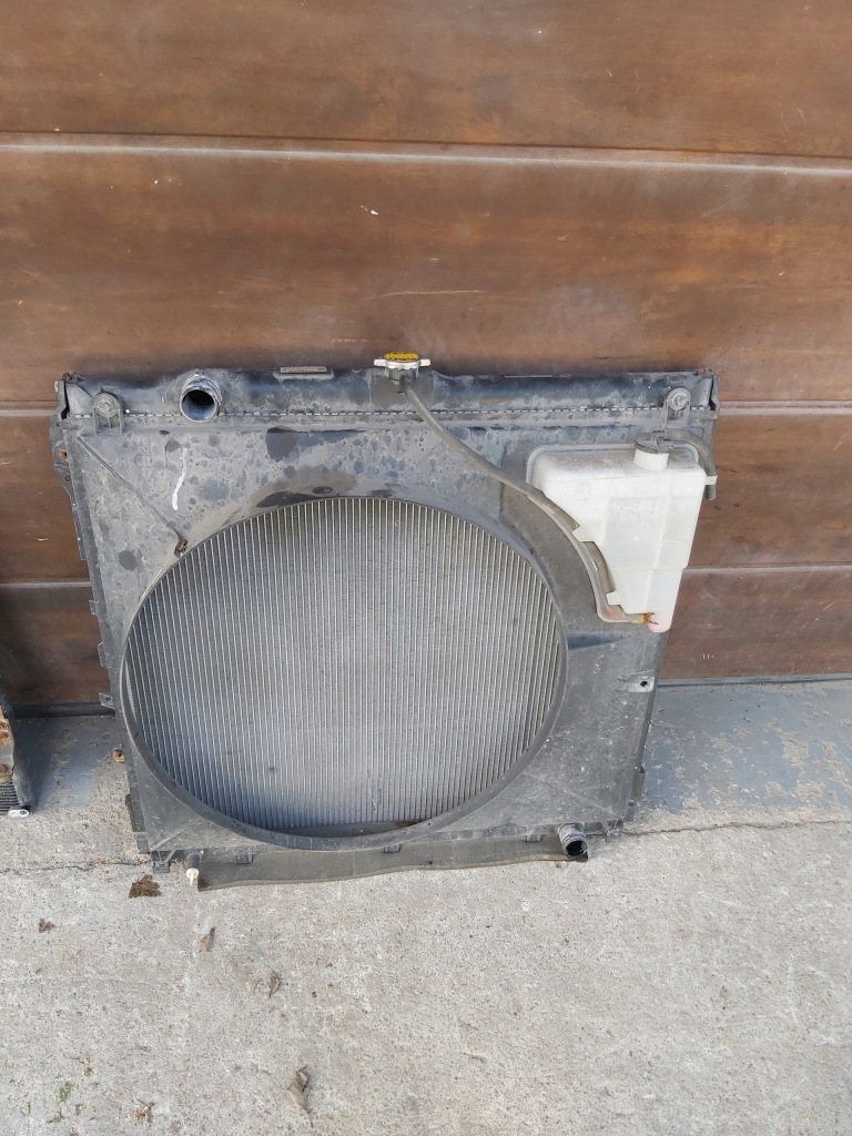 Toyota tundra 2007 - комплектный  перед бампер капот крыло  фара радиатор Киев