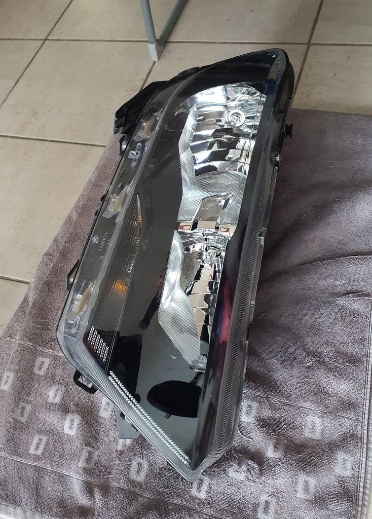 фото №10, Ford connect tourneo mk3 2k7 23- лампа перед правая