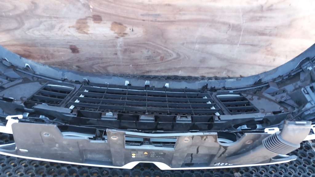 Renault megane 3 кабриолет  бампер перед ov369 противотуманная фара в Украине