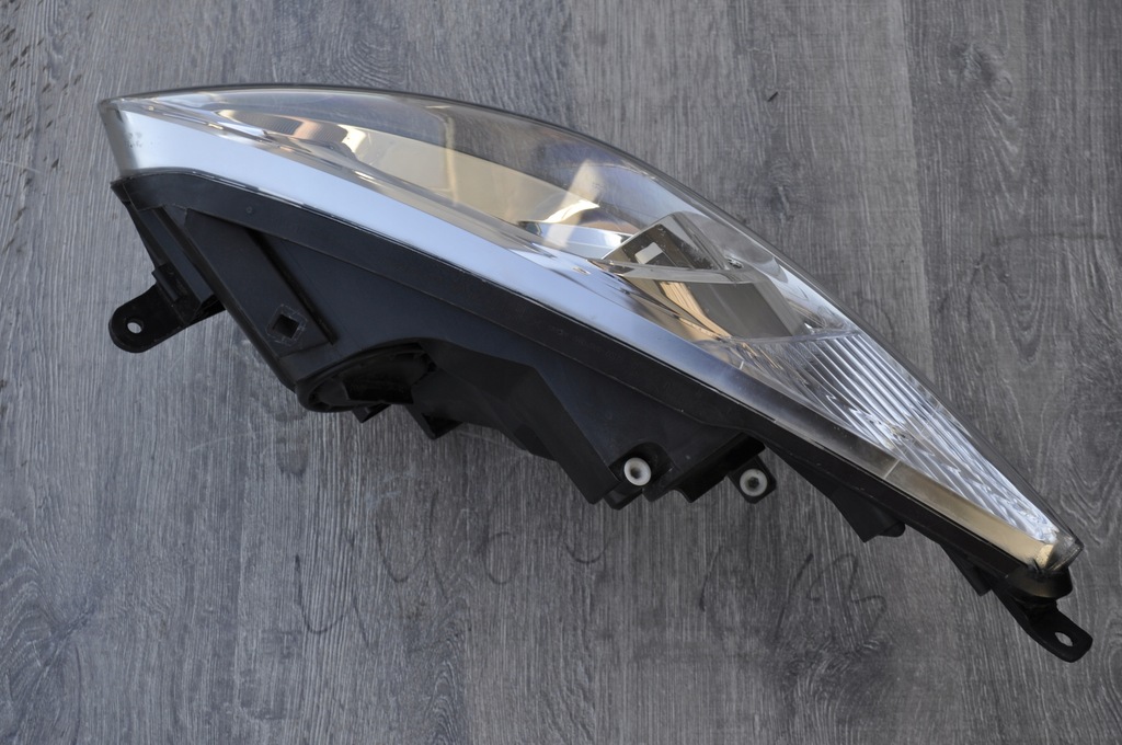 фото №13, Лампа правая kia venga 09-14 92102-1p000 europa